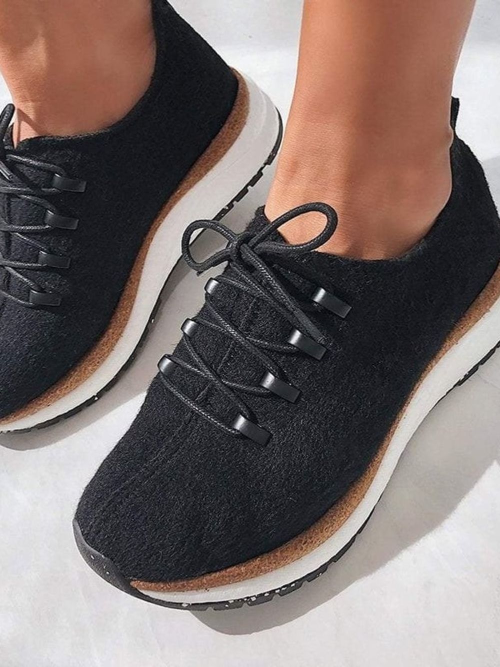 OTBT Black Wool Lace-Up Platform Sneakers with White & Tan Accents Women 8.5